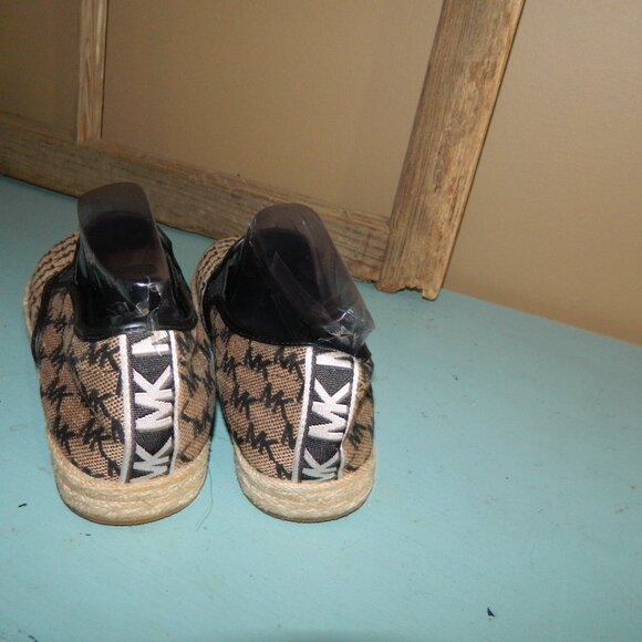 Michael Kors Signature Canvas Slip on Shoes Size 8.5M - Picture 3 of 7